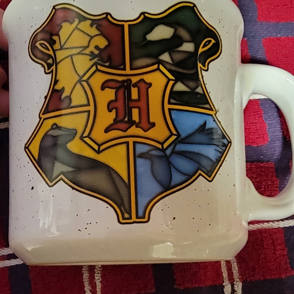Harry Potter Hogwarts Crest 20 Oz Mug